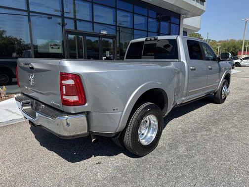 Billet Silver Metallic Clearcoat 2022 RAM 3500 Limited Crew Cab 4x4 8' Box