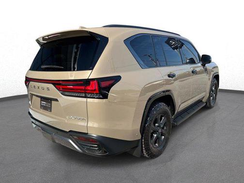 2025 Lexus LX 700h Overtrail