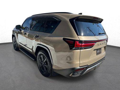 2025 Lexus LX 700h Overtrail