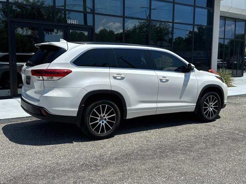 2018 Toyota Highlander SE