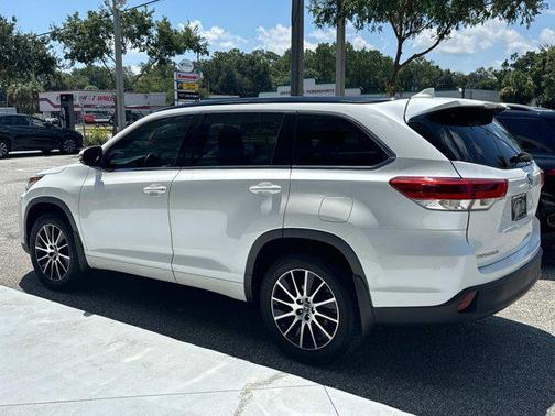 2018 Toyota Highlander SE