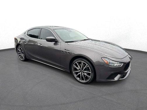 Grigio Maratea Metallic 2022 Maserati Ghibli Modena Q4