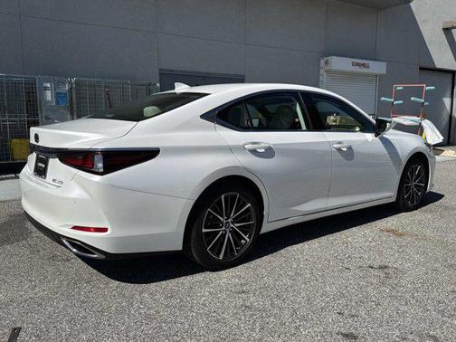 2025 Lexus ES 350 Base