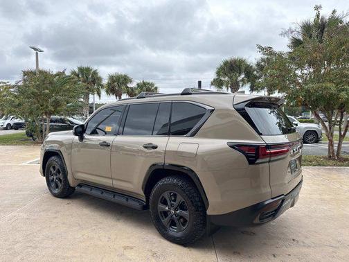 2025 Lexus LX 700h Overtrail