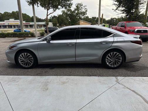 2022 Lexus ES 350 Ultra Luxury