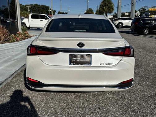 White Pearl 2024 Lexus ES 300h Base