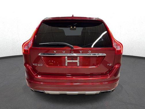 2016 Volvo XC60 T5 Drive-E Premier