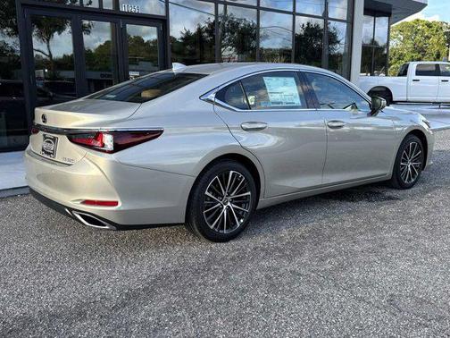 2025 Lexus ES 350 Base