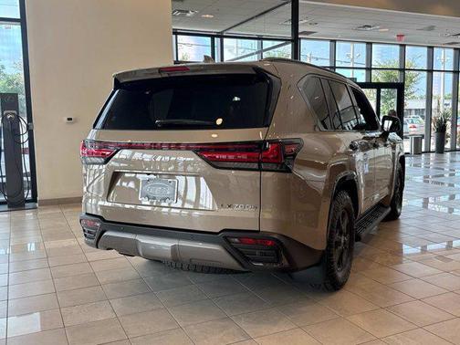 2025 Lexus LX 700h Overtrail
