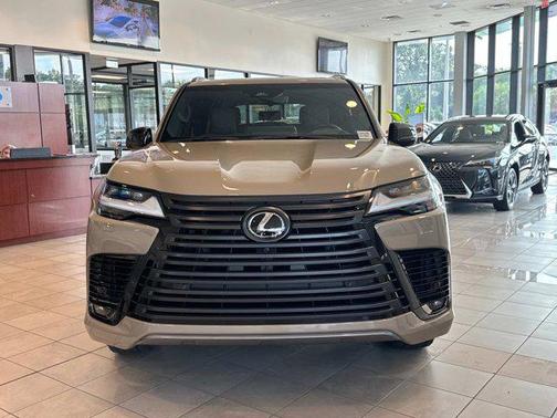 2025 Lexus LX 700h Overtrail