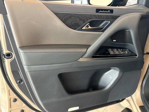 2025 Lexus LX 700h Overtrail
