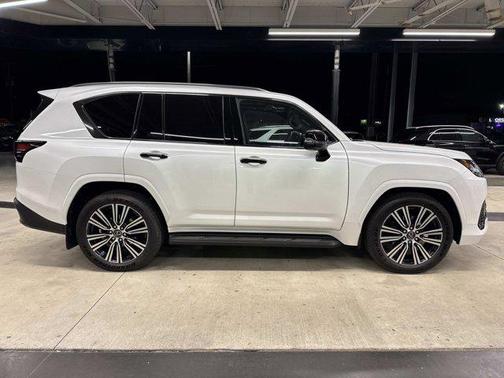 2025 Lexus LX 600 Luxury