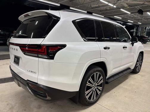 2025 Lexus LX 600 Luxury
