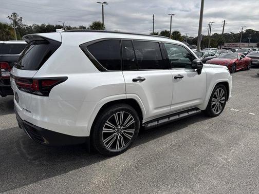 2025 Lexus LX 600 Luxury
