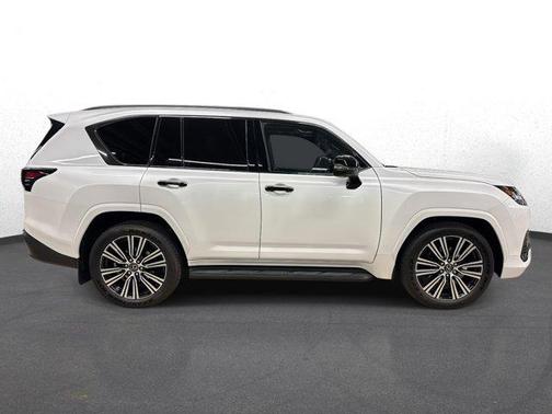 2025 Lexus LX 600 Luxury