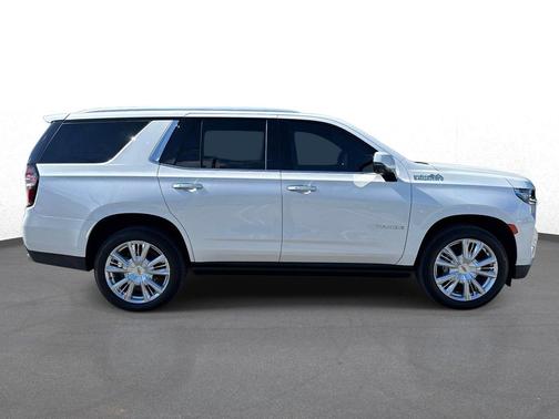 Iridescent Pearl Tricoat 2023 Chevrolet Tahoe 2WD High Country