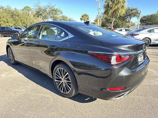 2025 Lexus ES 350 Base