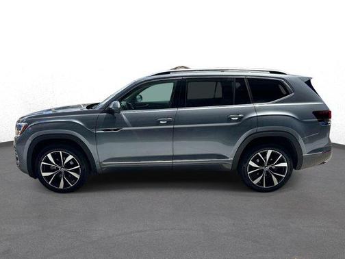 Platinum Gray Metallic 2024 Volkswagen Atlas 2.0T SEL Premium R-Line 4MOTION