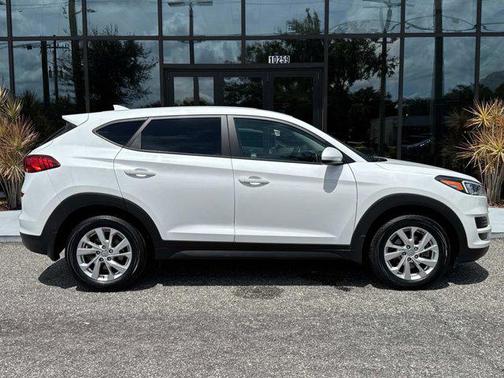 2021 Hyundai TUCSON SE