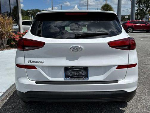 2021 Hyundai TUCSON SE