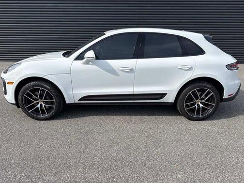 2022 Porsche Macan AWD
