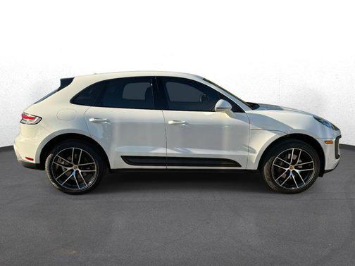 2022 Porsche Macan AWD