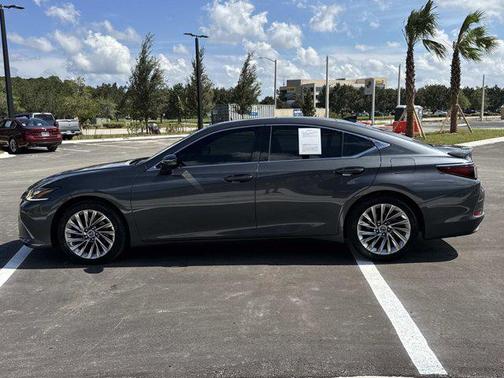 2022 Lexus ES 350 Ultra Luxury