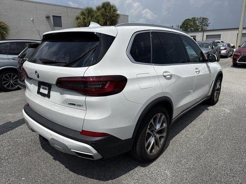 Alpine White 2022 BMW X5 xDrive40i