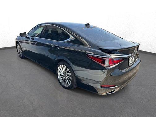 2022 Lexus ES 350 Ultra Luxury