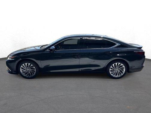 2022 Lexus ES 350 Ultra Luxury