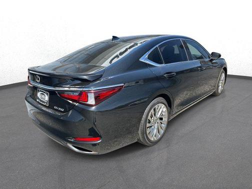 2022 Lexus ES 350 Ultra Luxury