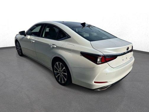 Eminent White Pearl 2019 Lexus ES 350 Base