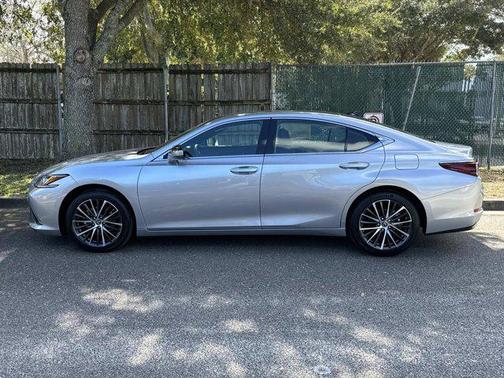 2025 Lexus ES 350 Base