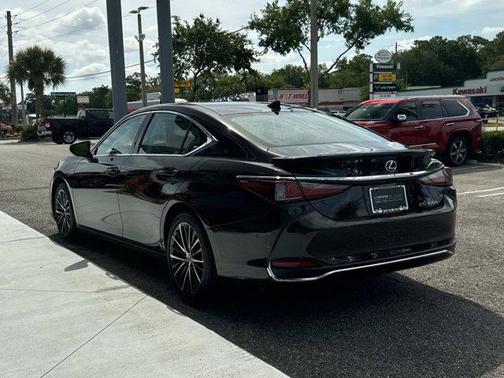 2024 Lexus ES 300h Base