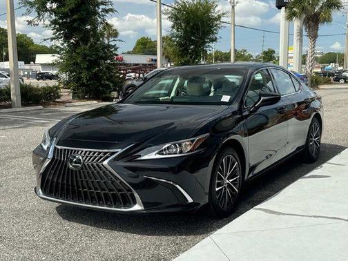 2024 Lexus ES 300h Base