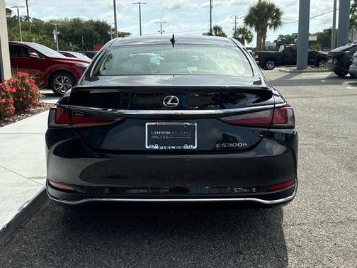 2024 Lexus ES 300h Base