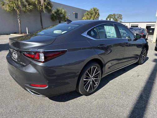 2025 Lexus ES 350 Base