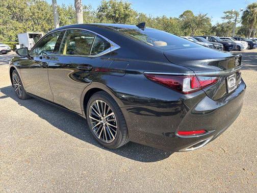 2025 Lexus ES 350 Base