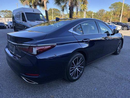 2025 Lexus ES 350 Base