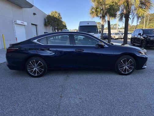 2025 Lexus ES 350 Base