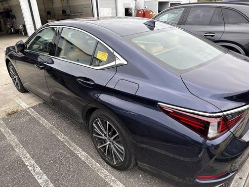 2025 Lexus ES 350 Base