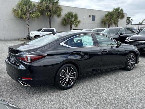 2025 Lexus ES 350 Base