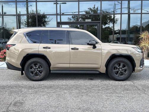 2025 Lexus LX 700h Overtrail