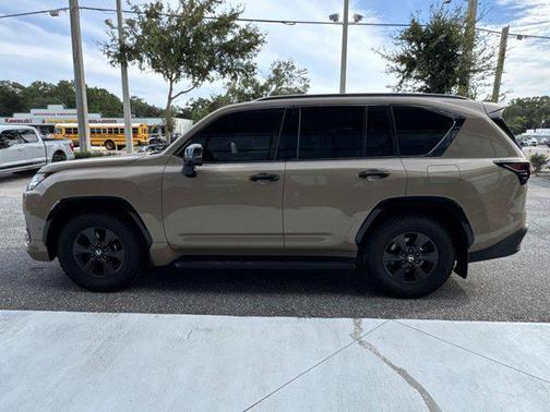 2025 Lexus LX 700h Overtrail