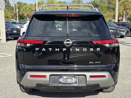 2022 Nissan Pathfinder SL 4WD