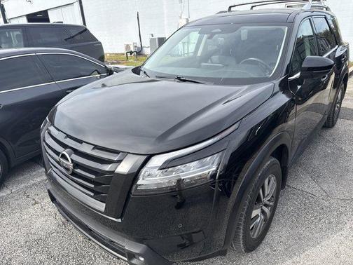 2022 Nissan Pathfinder SL 4WD