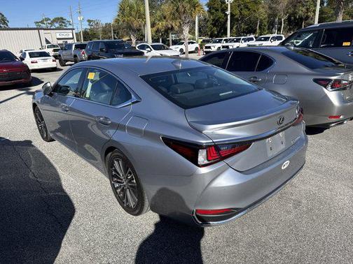 2023 Lexus ES 300h Base
