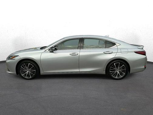 2023 Lexus ES 300h Base