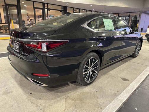 2025 Lexus ES 350 Base