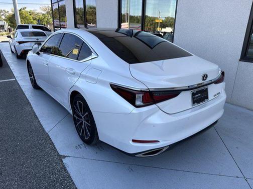 White Pearl 2024 Lexus ES 350 Base